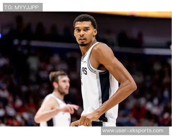 武切维奇谈文班的三分球能力让防守者感到无能为力