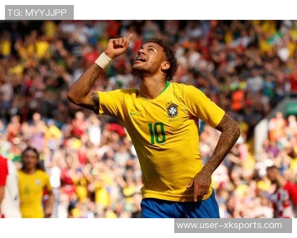 内马尔出席巴西扑克系列赛活动分享生活乐趣照片尽情享受人生